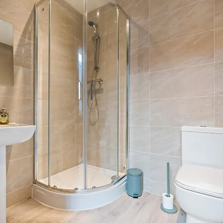 Hartley Hill Gem - Modern Near Centre * Leeds (West Yorkshire)
