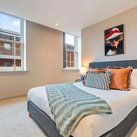 Hartley Hill Gem - Modern Near Centre * Leeds (West Yorkshire)