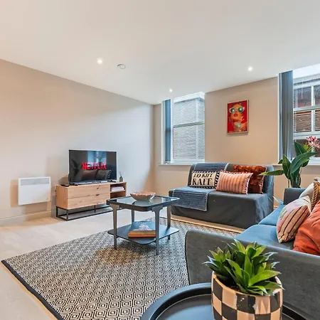 Hartley Hill Gem - Modern Near Centre Apartment *